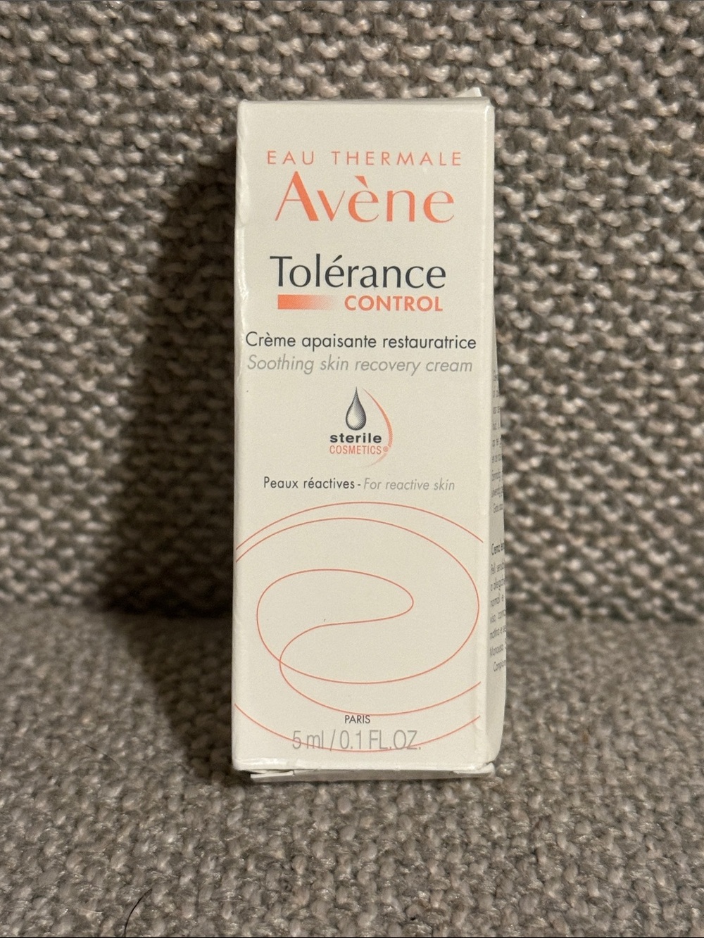 Avène Tolérance Control Soothing Skin Recovery Cream - White & Pink